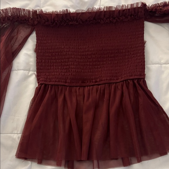 Willow Burgundy Off-Shoulder Blouse - Picture 4 of 4